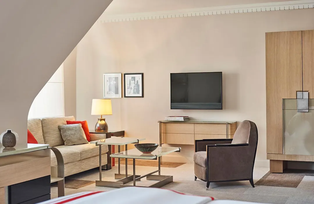 Hotel Plaza Athenee - Dorchester Collection-1